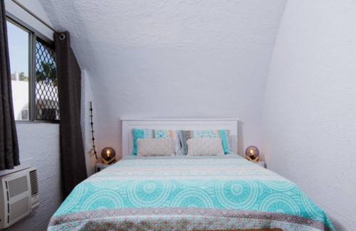 Trinity Beach Apartment | 1 BR Famous Beach-Front Dome at Trinity Beach, Sleeps 4
