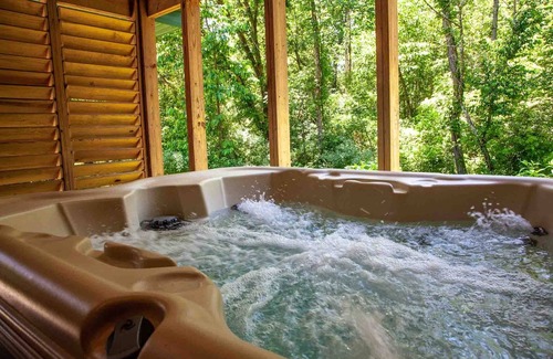 Equality Cabin | 1 BR Hot Tub Cabin- Closest Cabins to Garden of the Gods-Shawnee National Forest