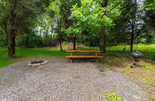Equality Cabin | 1 BR Hot Tub Cabin- Closest Cabins to Garden of the Gods-Shawnee National Forest