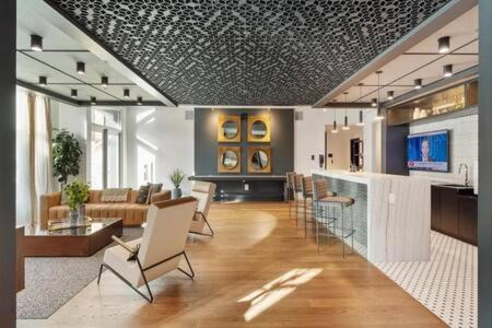 Central West End Apartment | 1 BR Loft Near Central West End Walk to BJC