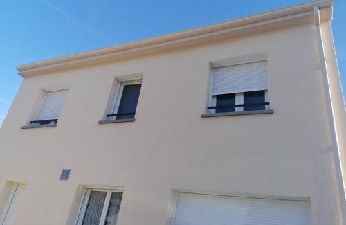 Quincy-Voisins House | 1 Chambre pour 2 personnes "Chez l'habitant" maison possède un petit chien