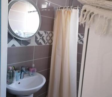 Quincy-Voisins House | 1 Chambre pour 2 personnes "Chez l'habitant" maison possède un petit chien