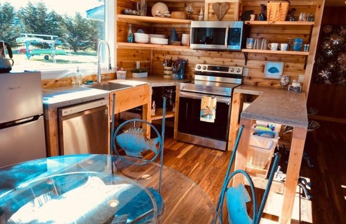 Sequim Cottage | 1- Cheerful and cozy water-view cottage