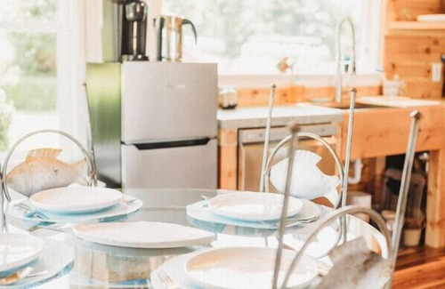 Sequim Cottage | 1- Cheerful and cozy water-view cottage