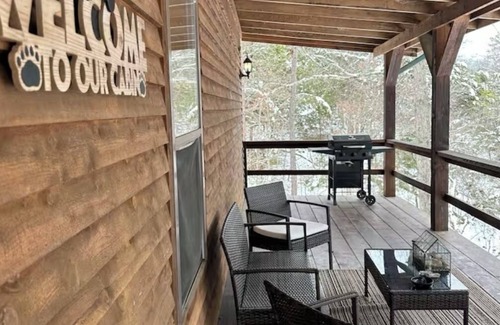 Eureka Springs Cabin | #1 - Cozy cabin in the Ozark Mountains, giant spa tub, romantic and peaceful!