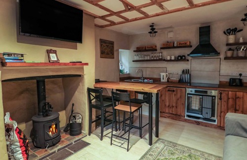 Dinas Cottage | 1 Dinas Cottages