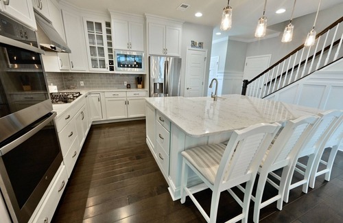 Lewes House | 1 Dog Allowed * Coastal Club Resort Style Club w Water Park * Sleeps 10 w 4BR DE