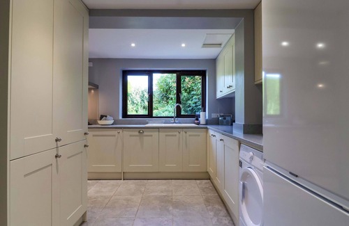 Ebford Cottage | 1 EASTDON COTTAGES, pet friendly, with open fire in Dawlish Warren
