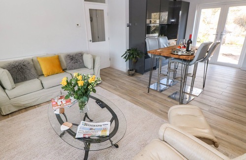 Pembroke Dock Cottage | 1 Gloucester Way