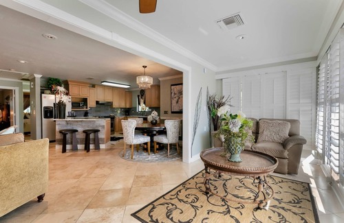 Mid Island Apartment | 1 Island Hideaway