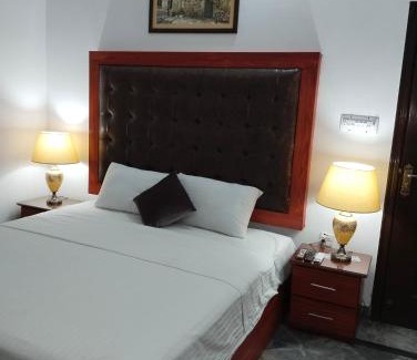 Lahore Villa | 1 Kanal Entire House with 4 Bedrooms