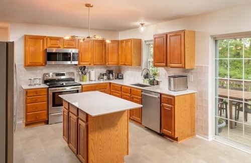 Tobyhanna House | #1 Lakefront - Pool, Boat, Kayak, Fire Pit, Casino