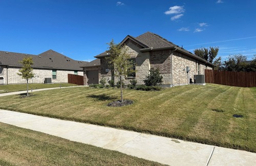 Midlothian House | 1 Level Almost Brand New 3-bed in Midlothian. Secure/Safe Neighborhood!