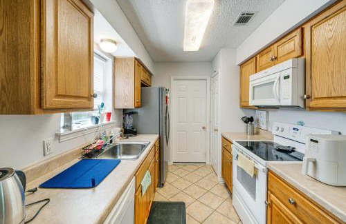 Denton House | 1 Mi to Denton Square Family Home with Fenced Yard!