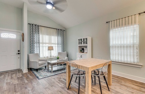 Sanders Beach House | 1 Mi to Dtwn: Pet-Friendly Pensacola Getaway!