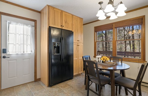 Lake Toxaway Cottage | 1 mi to Gorges State Park w/Sauna, & Hot Tub