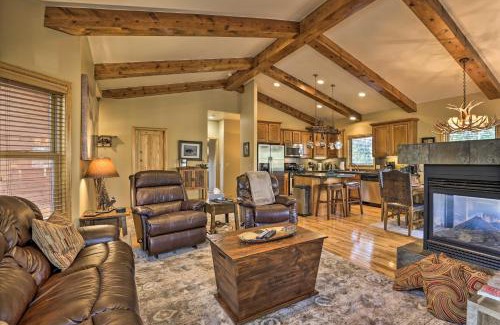 Grand Lake House | 1 Mi to Grand Lake Family-Friendly Gem with Hot Tub