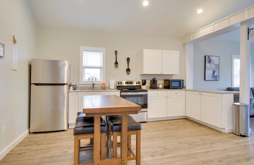 Oswego House | < 1 Mi to Lake Ontario: Oswego Group Retreat