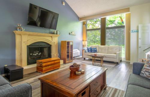 Osage Beach House | 1 Mi to Margaritaville Resort Cottage with Fire Pit