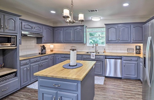 Bismarck House | 1 Mi to Marina & Golf: Bismarck Home w/Fire Pit!