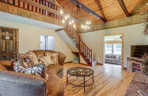 Licking House | 1 Mi to Montauk State Park Missouri Nature Escape