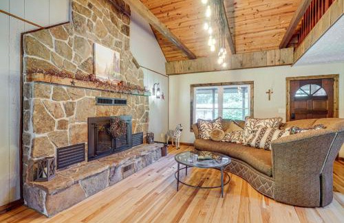 Licking House | 1 Mi to Montauk State Park Missouri Nature Escape