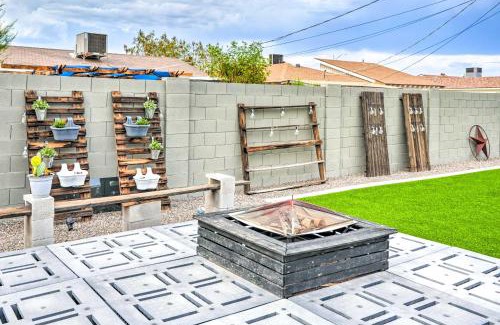 Scottsdale Estates Nine House | 1 Mi to Old Town Scottsdale Home with Putting Green