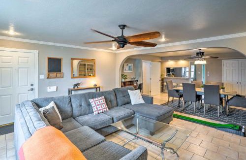 Scottsdale Estates Nine House | 1 Mi to Old Town Scottsdale Home with Putting Green
