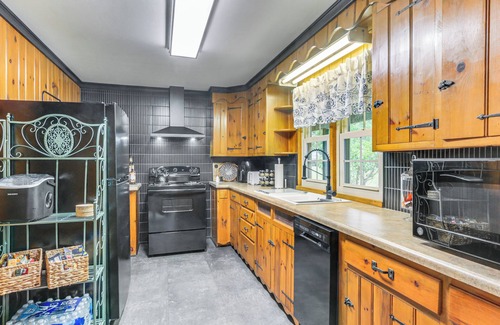 Huntingdon Cottage | < 1 Mi to Raystown Lake: Family-Friendly Cottage!