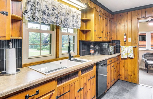 Huntingdon Cottage | < 1 Mi to Raystown Lake: Family-Friendly Cottage!