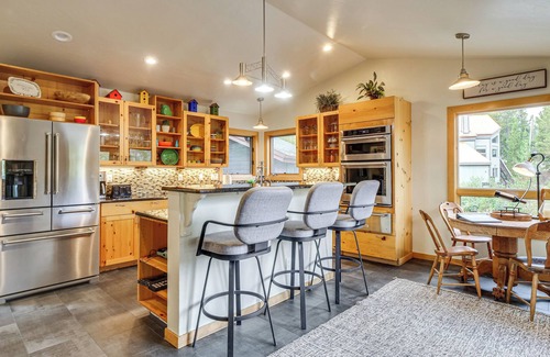 Breckenridge Heights House | 1 Mi to Ski: Breckenridge Home w/View & Hot Tub