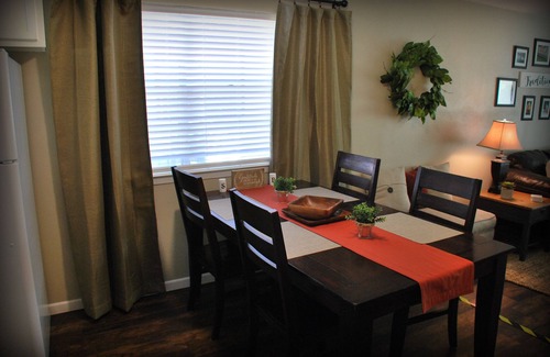 College Station House | 1 mile to campus - Relaxing Duplex - Sleeps 6 or up to 11