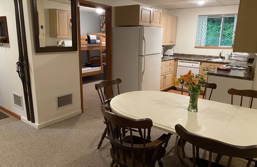 West Dover House | 1 mile to Mt Snow, Pet friendly 2BDR clean