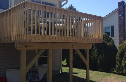 Narragansett Pier House | 1 Mile walk to the Beach! Summer Fun!