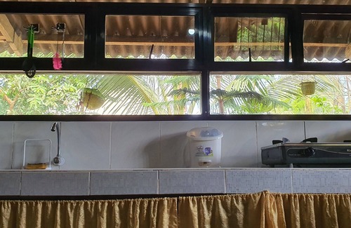 Infanta Villa | 1 min walk to beach Vacation House with pool