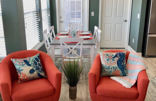 Corpus Christi Condo | 1 min walk to sand with Sunset views at 2nd floor coastal condo🏖