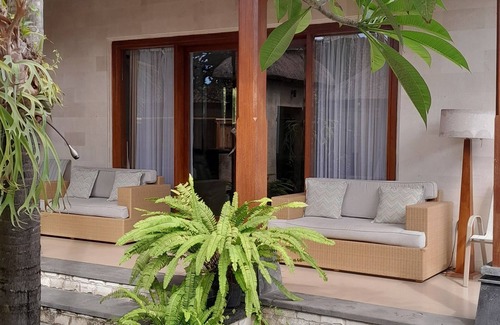 Batubulan Villa | 1 minute to the zoo! 2 Bedroom villa w/private pool and gazebo