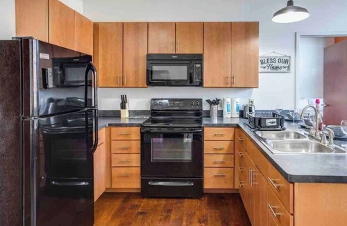 Downtown Rochester Apartment | 🌆^1 NY Style Centric Loft with King Bed by Park av