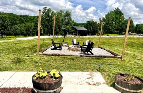 Lawrenceburg Cabin | # 1 on Ky. Bourbon Trail HOT TUB all distilleries