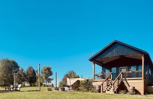 Lawrenceburg Cabin | # 1 on Ky. Bourbon Trail HOT TUB all distilleries