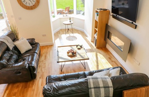 Skipton Cottage | 1 ST. AIDANS COURT, pet friendly, with open fire in Hellifield