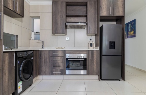 Sandown Apartment | 1. St Tropez Sandton Luxury Suites - 1 Bedroom Apartment with wifi