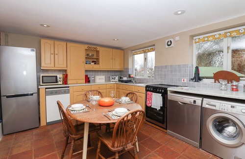 Huntingfield Cottage | 1 THE OLD COACH HOUSE, pet friendly, with open fire in Laxfield