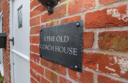 Huntingfield Cottage | 1 THE OLD COACH HOUSE, pet friendly, with open fire in Laxfield