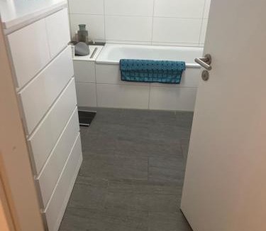 Bogenhausen Apartment | 1 Zimmer mit 3 Betten