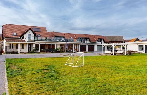 Capalnita Villa | 10 Bed Villa Sleeps 27 -Pool & Hot tub -Wood fire