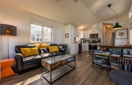 Regional District of Mount Waddington Apartment | 10 - Blackfish Cottage