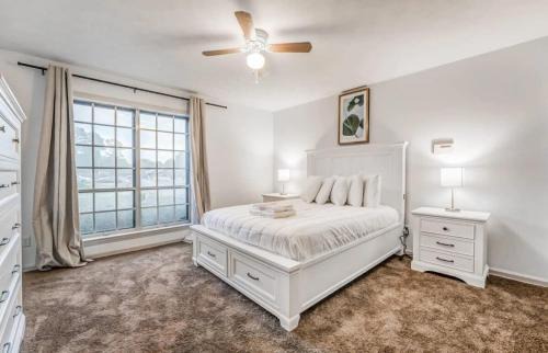 Memphis House | 10 from U of Memphis & Airport- Pinecrest Perch