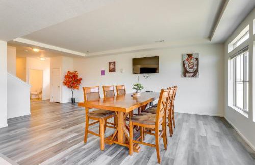 Gateway House | 10 Mi to DIA Family Home with Yard!