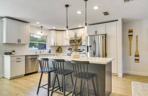 Pinellas Park House | 10 Mi to Dtwn St Petersburg Mod Central Getaway